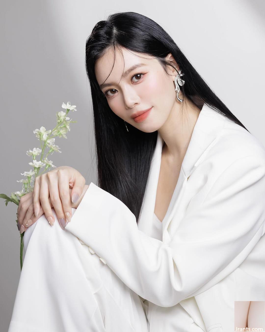 Nụ cười ngọt ngào của “Guoguo Candice” khiến mọi người mất linh hồn (19p) - Ảnh 7