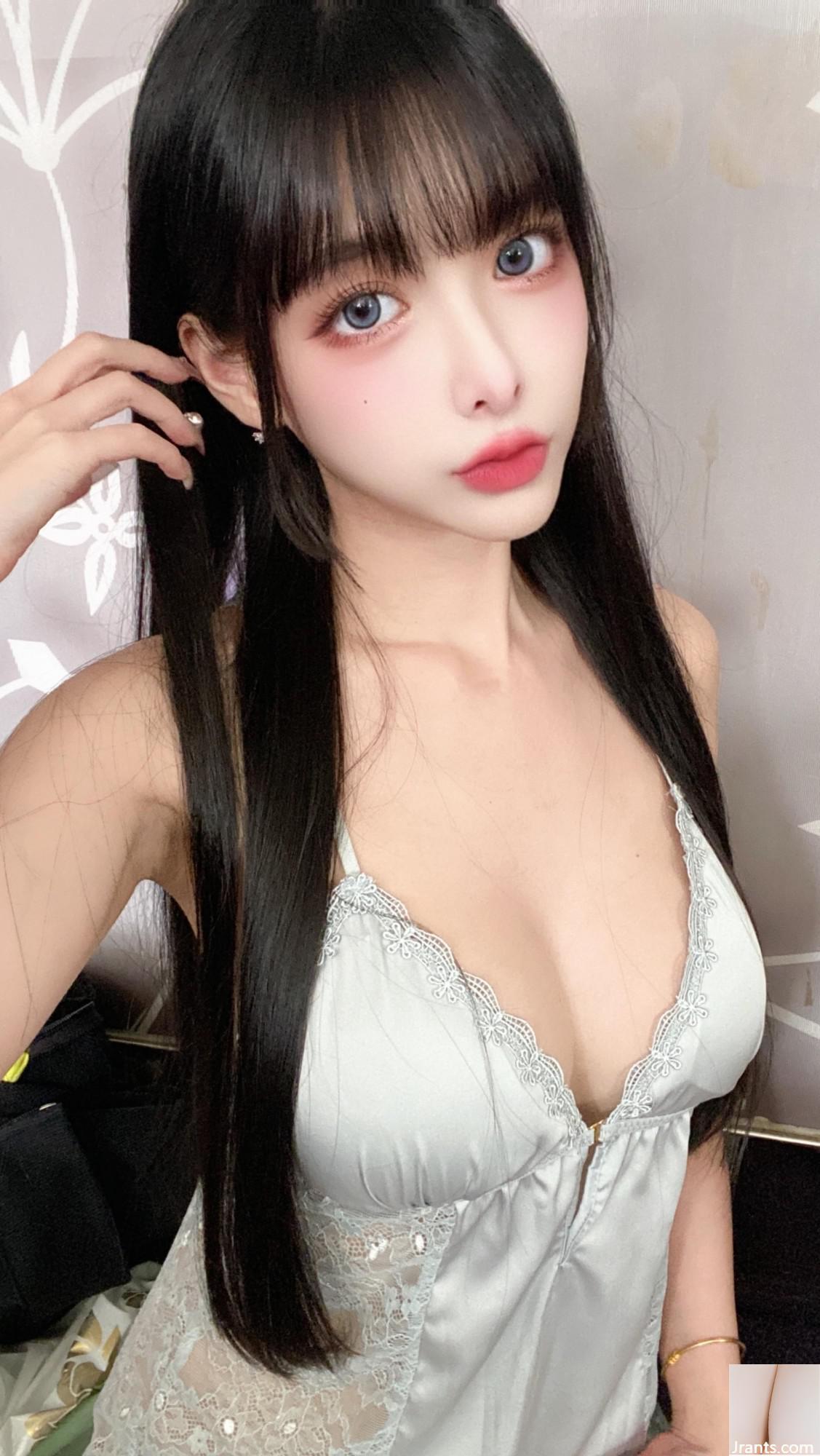 Eo thon và bộ ngực lớn “Ziyun Nina” Tính khí giống như nữ hoàng (21p)