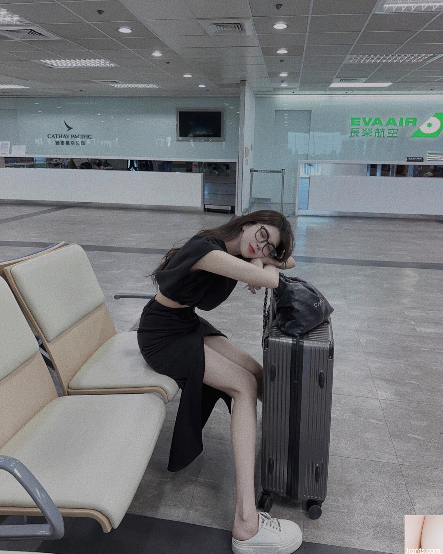 Sự cám dỗ tuyệt vời của đôi mắt điện “cằm” sẽ quyến rũ mọi người (12p) - Ảnh 6