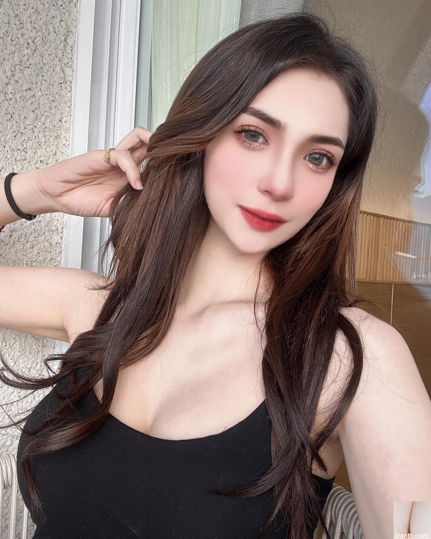 “Mom My Scorpio” Skin-White Skin cho thấy sự hấp dẫn và gợi cảm (10p) - Ảnh 3