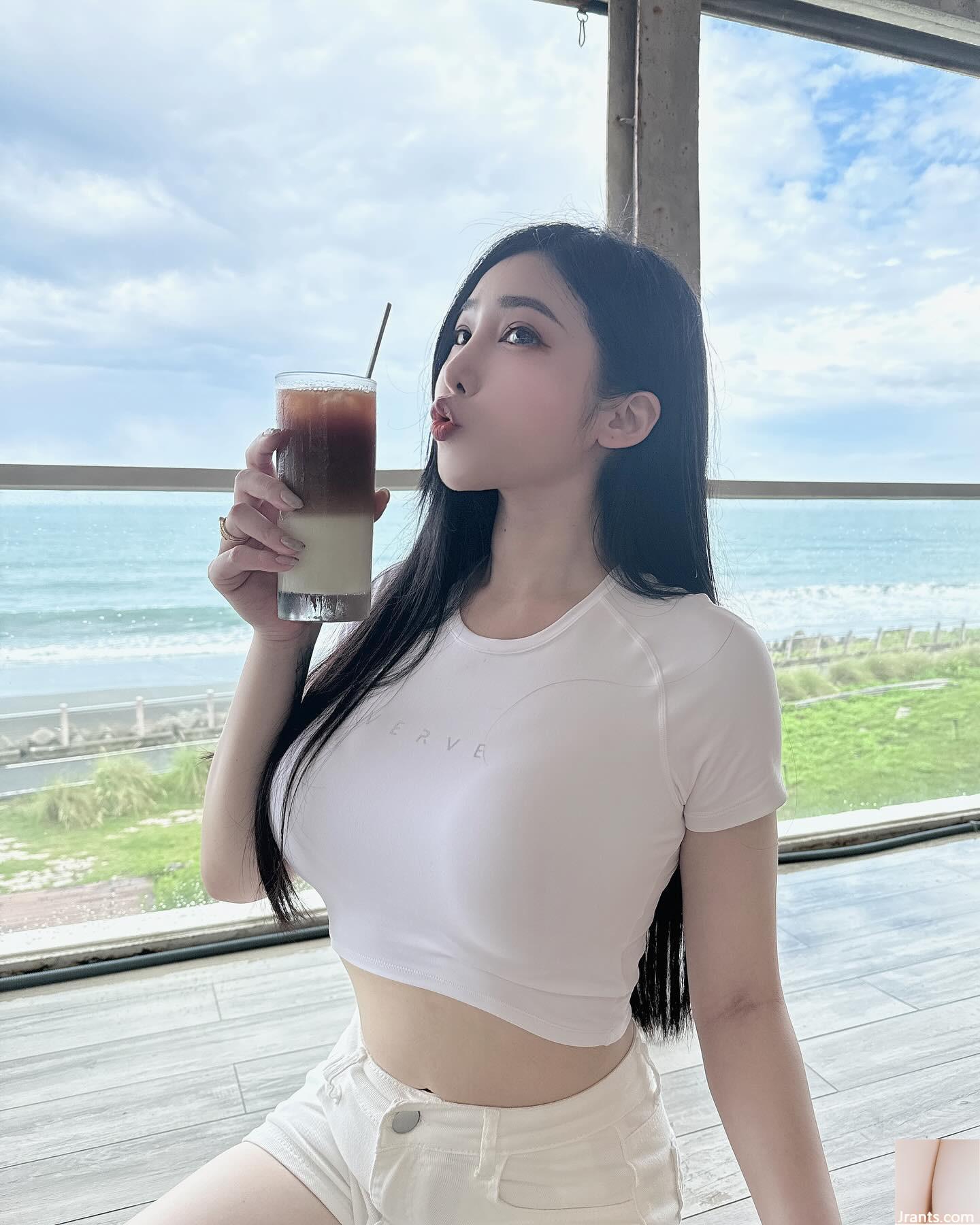 Sự cám dỗ của bộ ngực đẹp “Xu Weian vivi_hsu” với bộ ngực tròn và đầy đặn (20p) - Ảnh 17