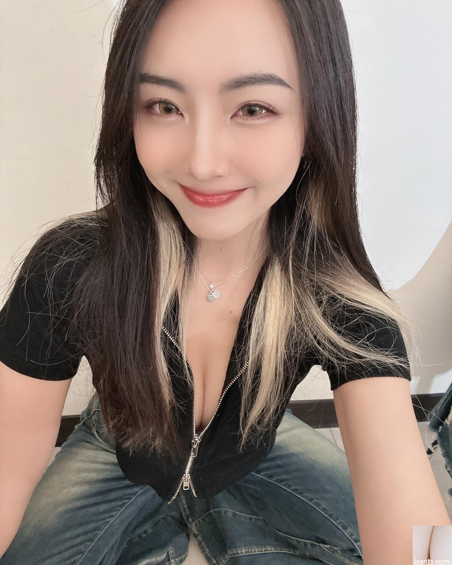 Bức tranh công bằng và hấp dẫn của “Chloe” được ẩn sâu và không bị lộ. - Ảnh 9