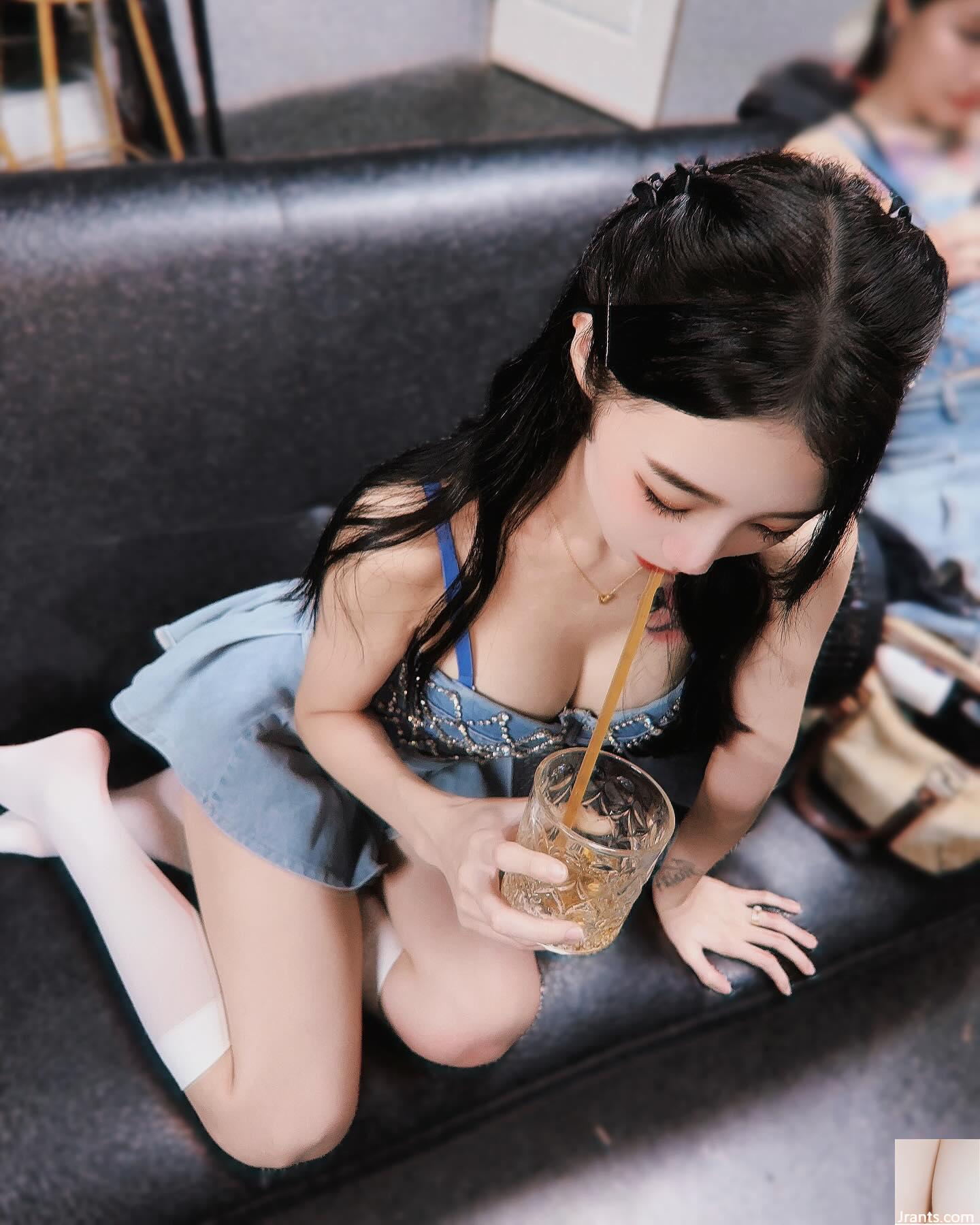 Nữ thần xinh đẹp “Zhang Xuan_erica” ​​đang quyến rũ sự gợi cảm của cô ấy (20p) - Ảnh 10