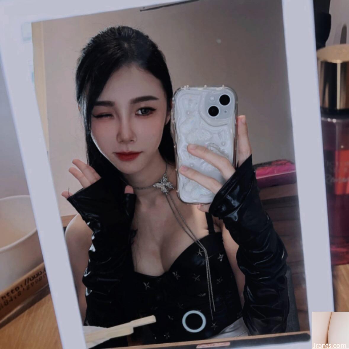 Nữ thần xinh đẹp “Zhang Xuan_erica” ​​đang quyến rũ sự gợi cảm của cô ấy (20p) - Ảnh 20