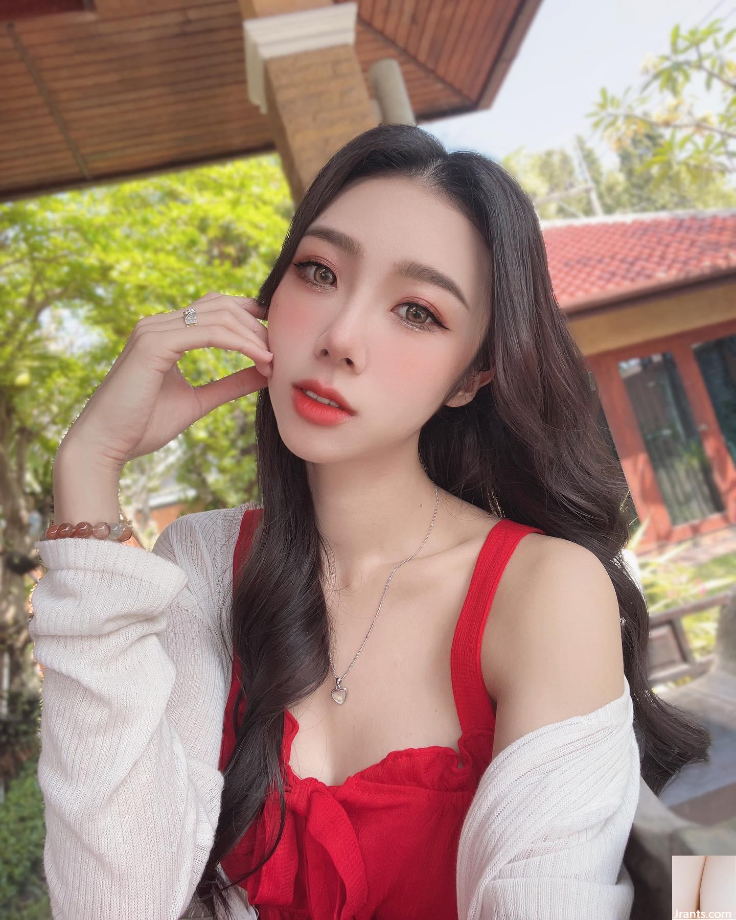 Nữ thần xinh đẹp “Zhang Xuan_erica” ​​đang quyến rũ sự gợi cảm của cô ấy (20p) - Ảnh 4