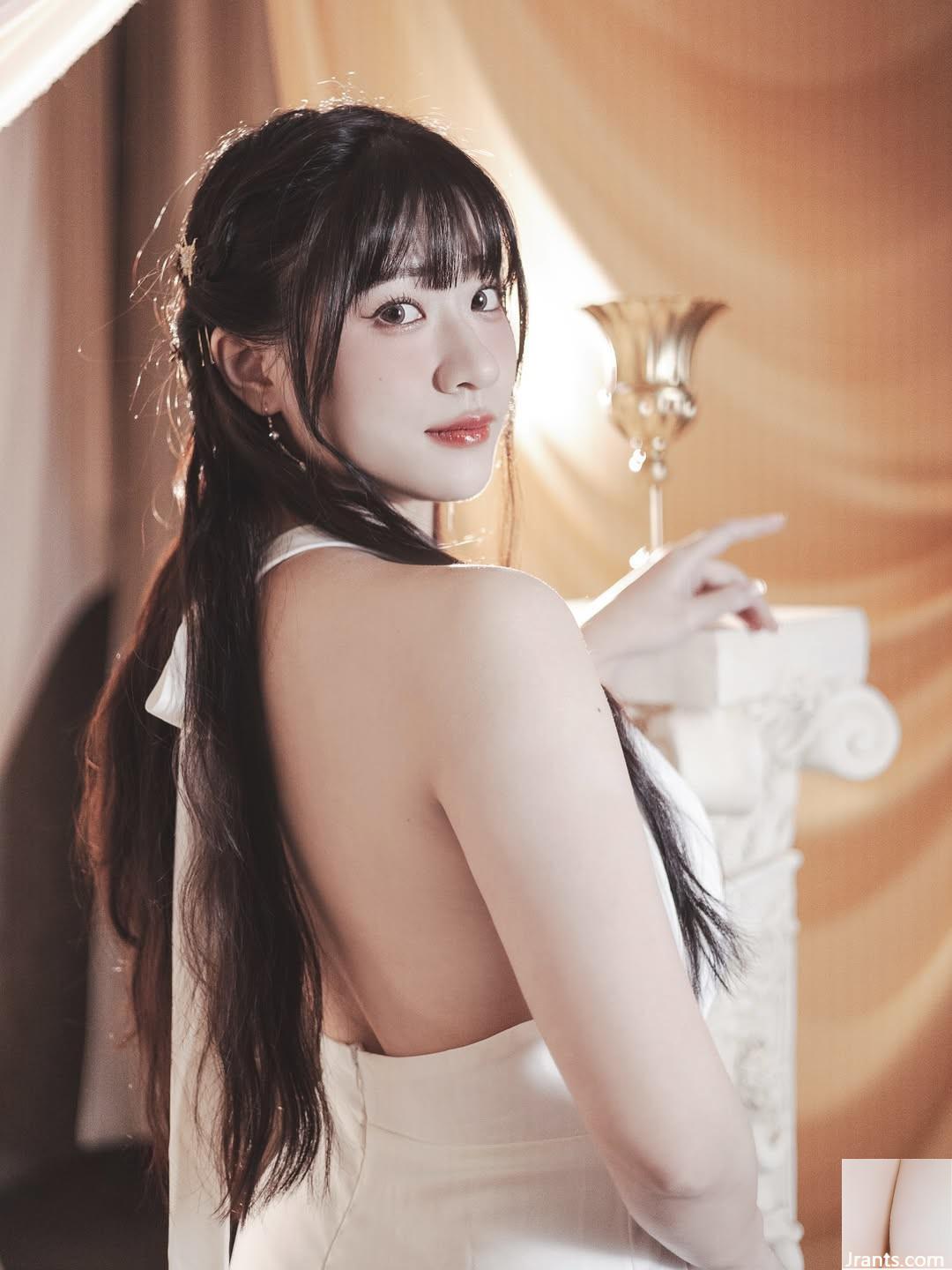 “Qiuqiu MiKa” ngọt ngào và gợi cảm không thể thiếu cô ấy (10P)