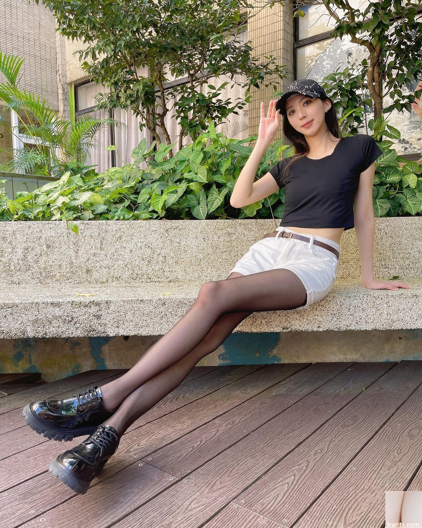 Chu vi trên hỗn loạn “Dan Dai như một bài thơ” là một nữ hoàng mông siêu đẹp (17p)