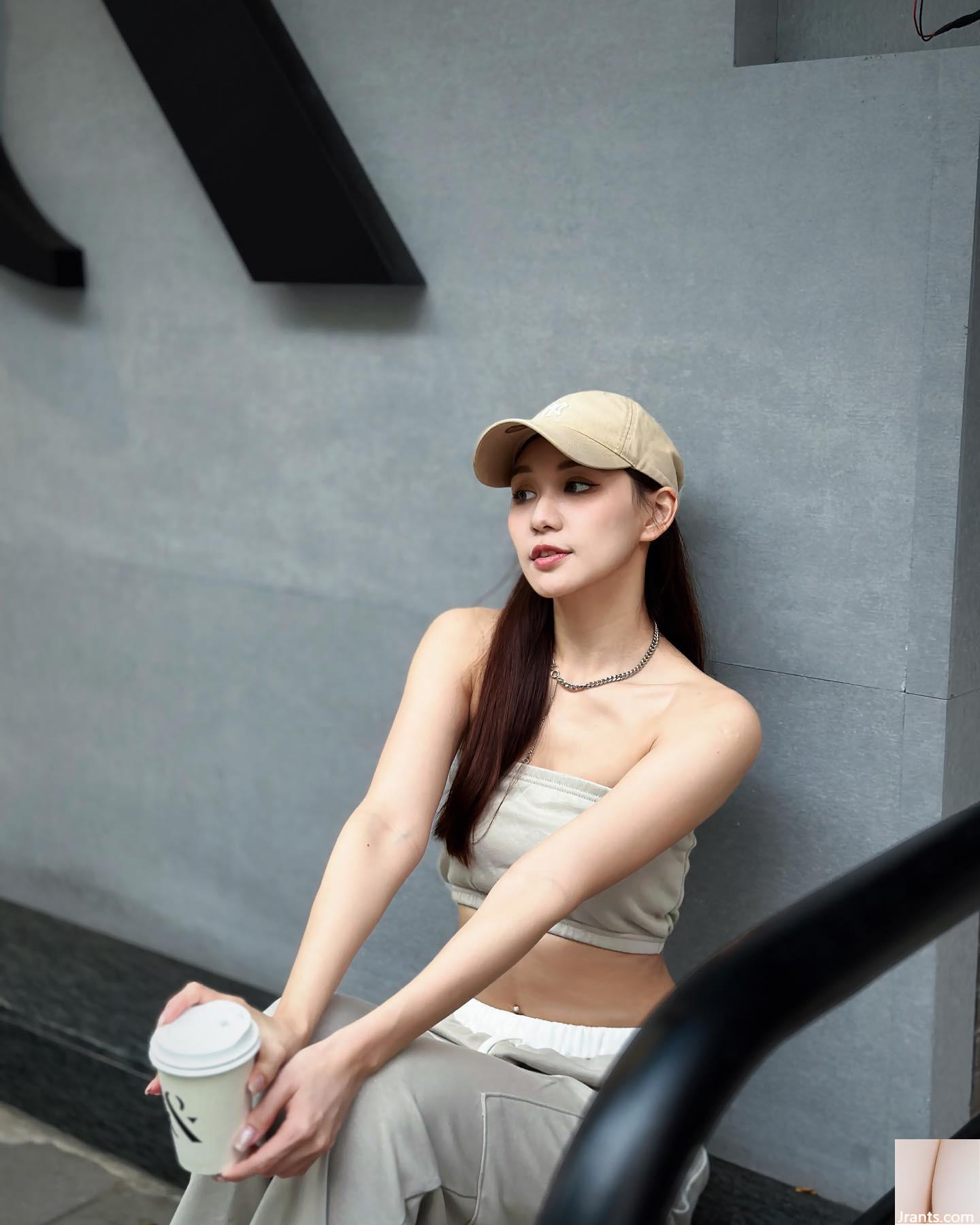 Đường cong cơ thể rất dữ dội. - Ảnh 9