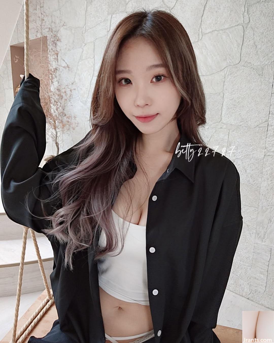 Nụ cười ngọt ngào của “Xuân Xuân’er” thật duyên dáng và vô cùng quyến rũ. Hãy ngắm nhìn cô ấy (10P) - Ảnh 7