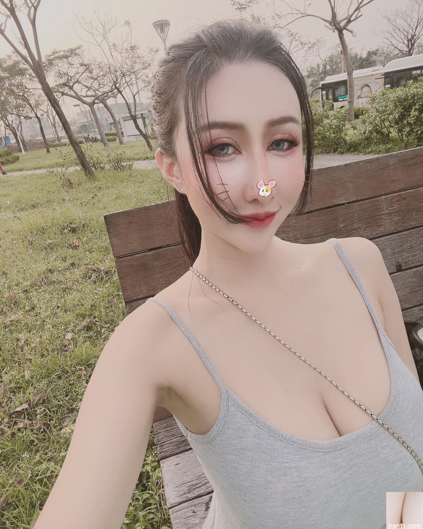 Bộ ngực đẹp rất thú vị. - Ảnh 28