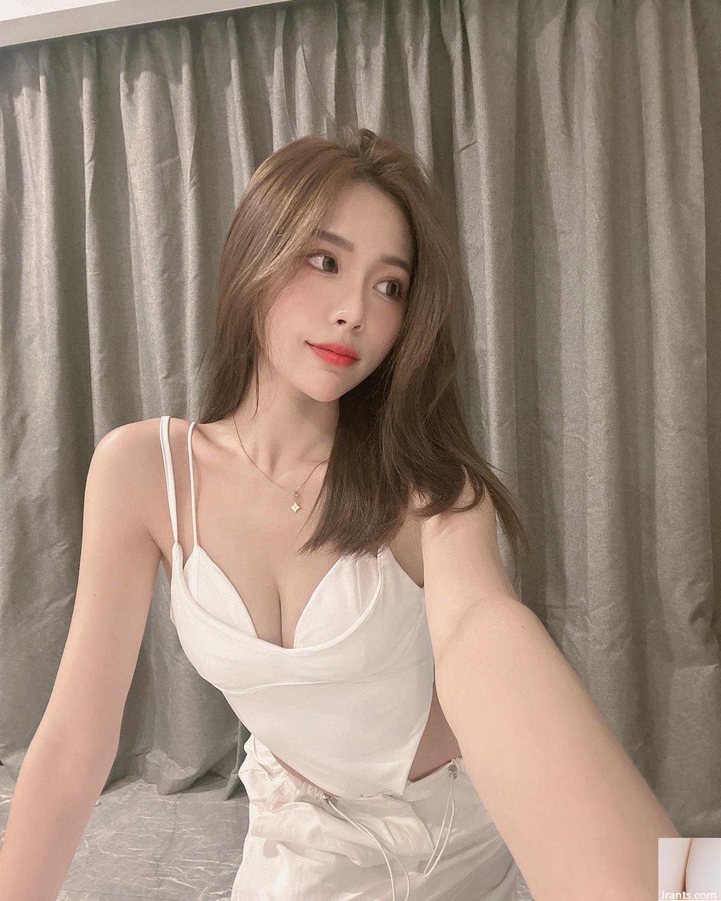 Mở và tiết lộ đôi mắt điện quyến rũ và hình dáng gợi cảm (16p) - Ảnh 10