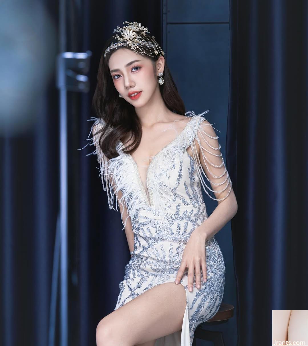 Đường cong gợi cảm của “Abby Lin Xialei” đột nhiên xuất hiện trong rãnh sâu rất hấp dẫn! - Ảnh 11