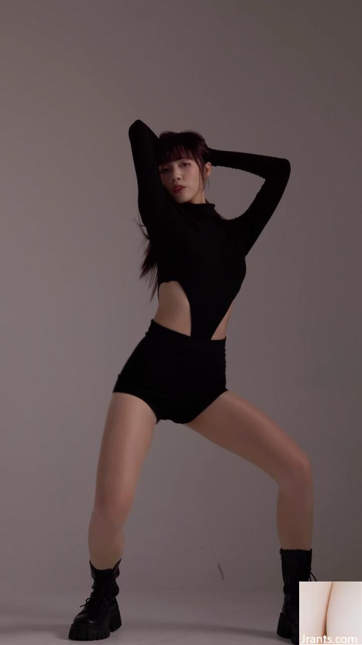 Đường cong gợi cảm của “Abby Lin Xialei” đột nhiên xuất hiện trong rãnh sâu rất hấp dẫn! - Ảnh 19