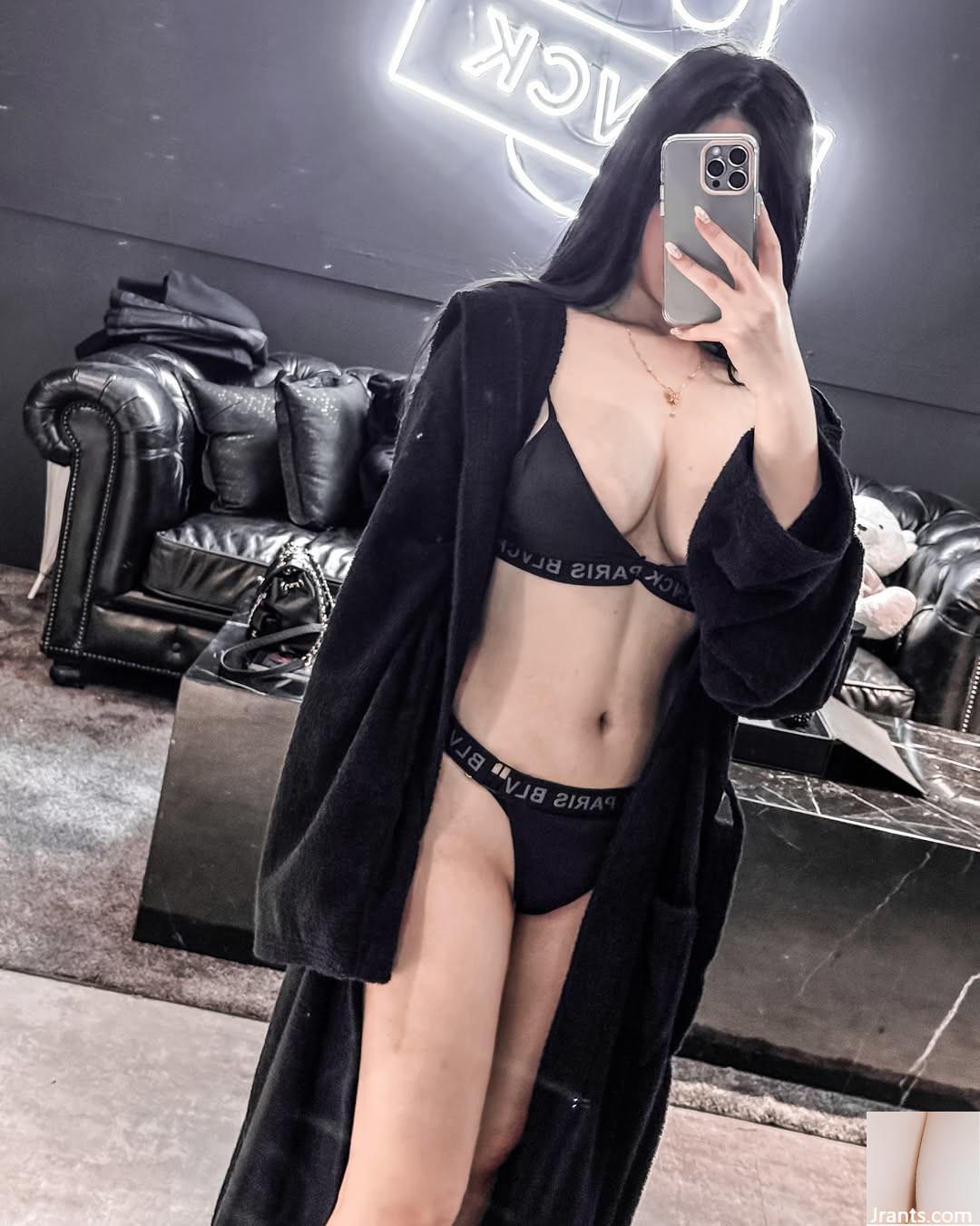 Nụ cười ngọt ngào là trên đôi mắt. - Ảnh 25