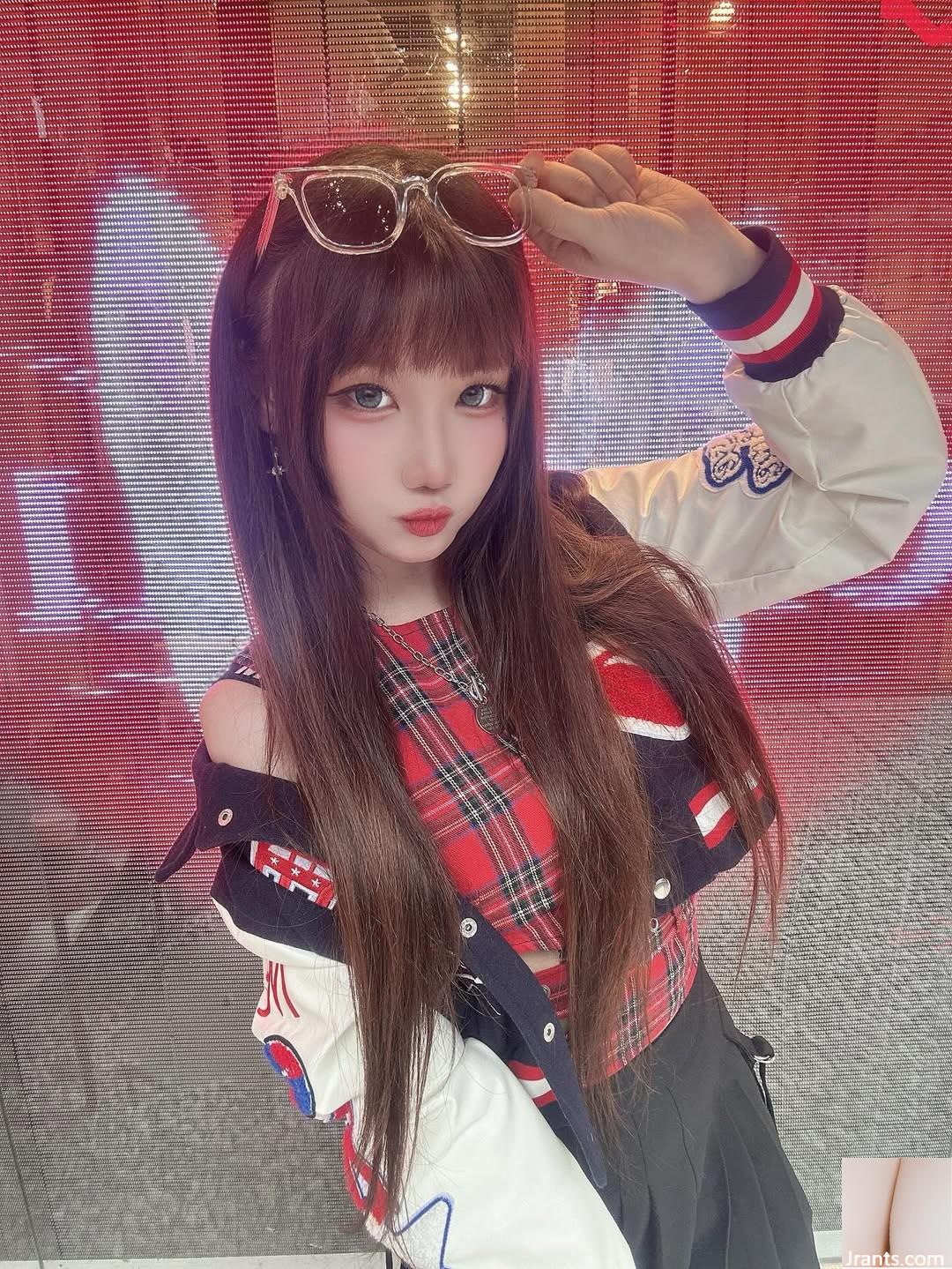 “Alpha Afa” có khuôn mặt quyến rũ, đôi mắt sâu và thần thái, độ nóng bỏng tận trời xanh (10P)