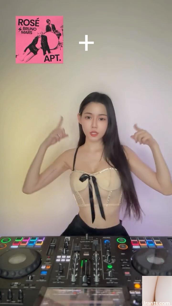 Body Hot “Miga Liao” Cô gái xinh đẹp có một cám dỗ tuyệt vời (40p) - Ảnh 14