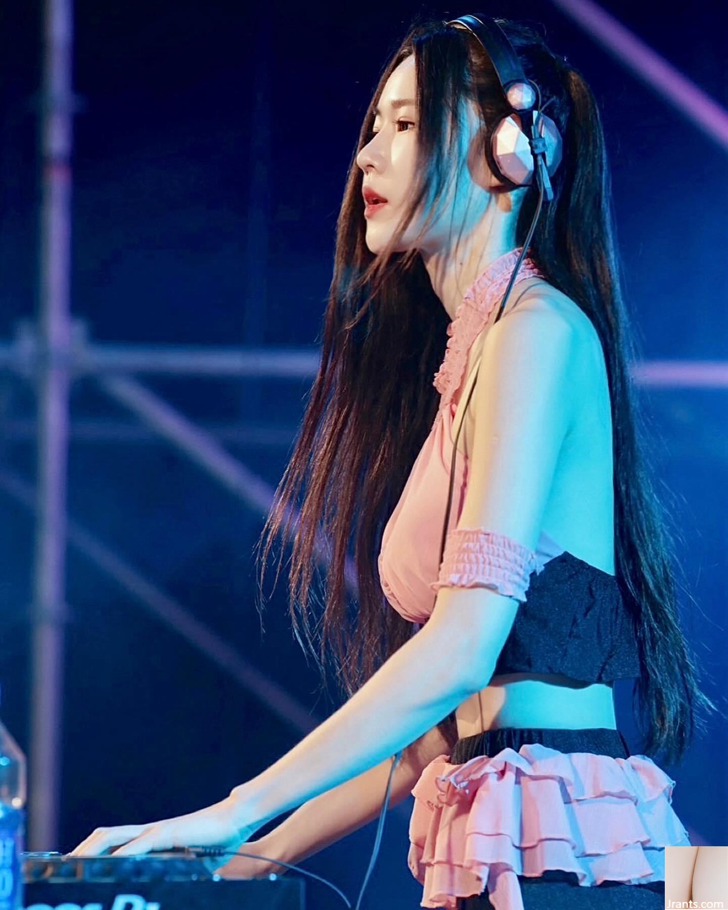 Body Hot “Miga Liao” Cô gái xinh đẹp có một cám dỗ tuyệt vời (40p) - Ảnh 34