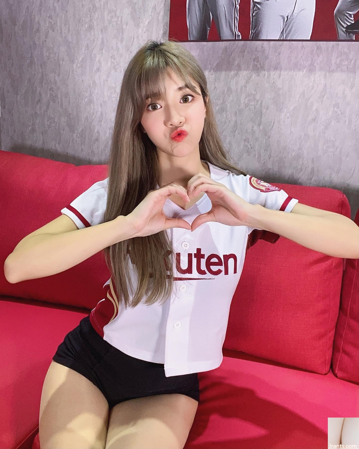 Đội cổ vũ Đài Loan MC Nữ thần Lrene Lin Airong (7P)