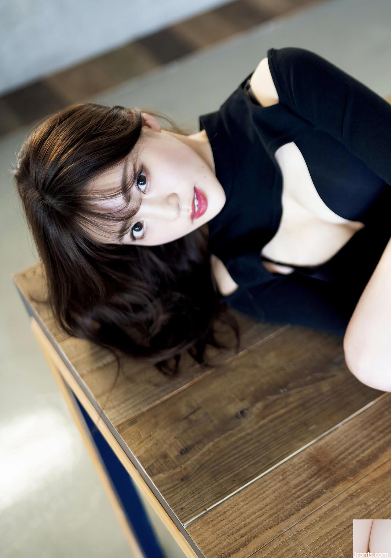 (Shida Tomomi) Một khuôn mặt đẹp trai khiến mọi người không thể bỏ qua … một cảm giác tình yêu đầy đủ (38p) - Ảnh 29