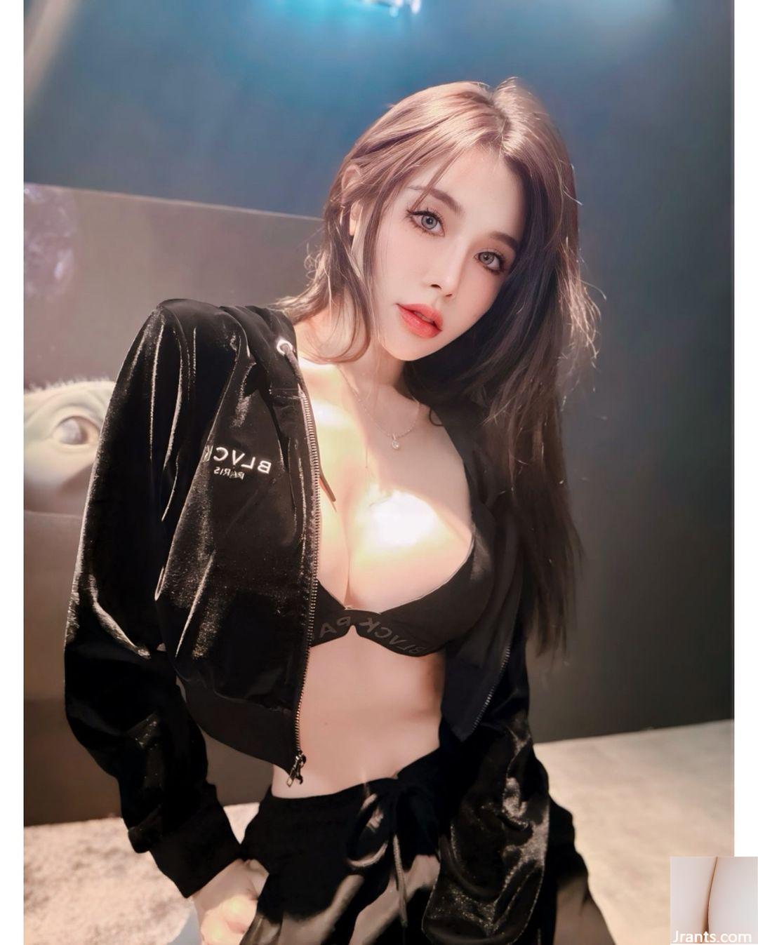 Ngoại hình quyến rũ của người mẫu nóng bỏng “Molly” đã thu hút sự chú ý (37P) - Ảnh 31