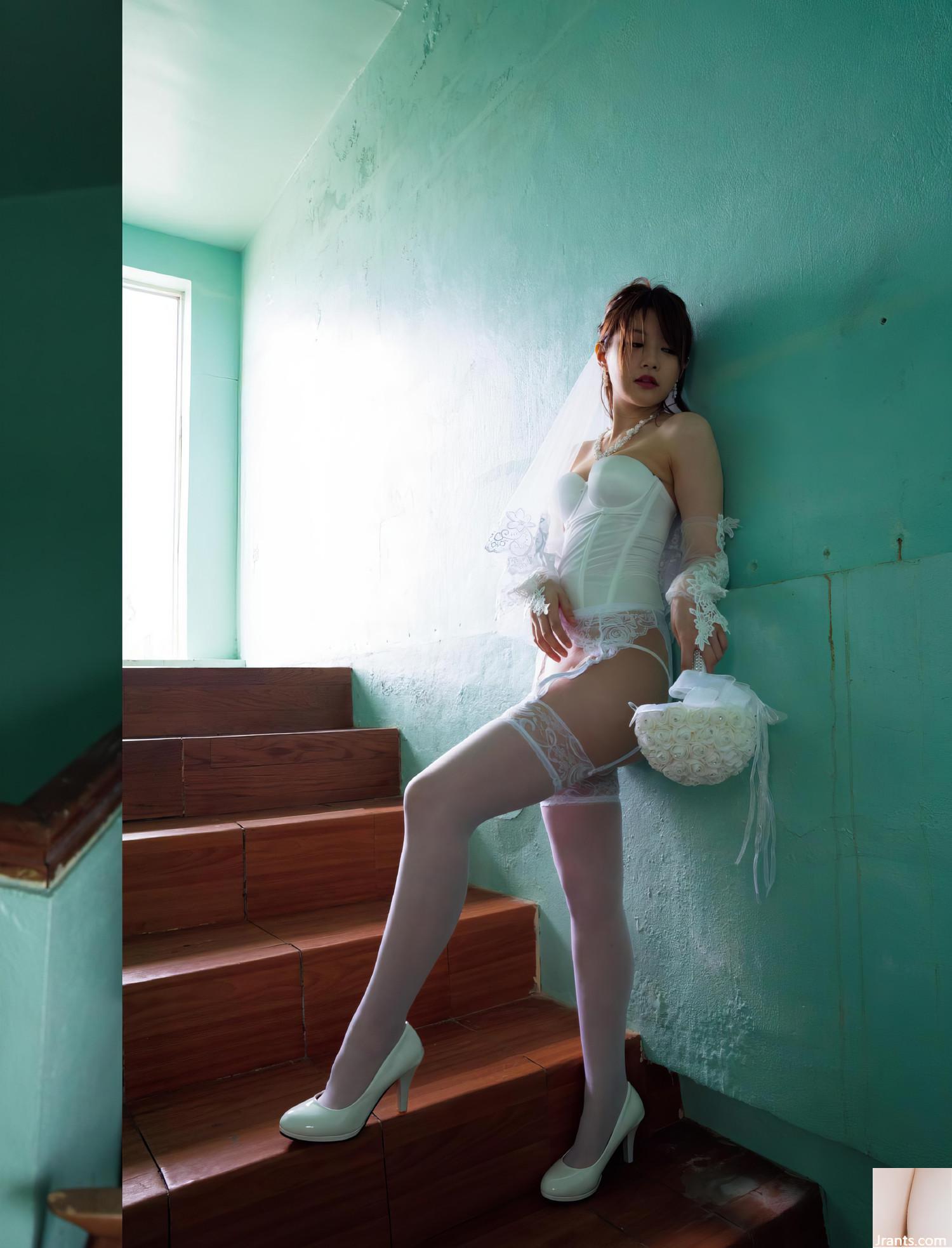 (Aizawa Mina) Khoe thân hình trắng trẻo và dịu dàng gợi cảm của phụ nữ trong nháy mắt (21P) - Ảnh 13