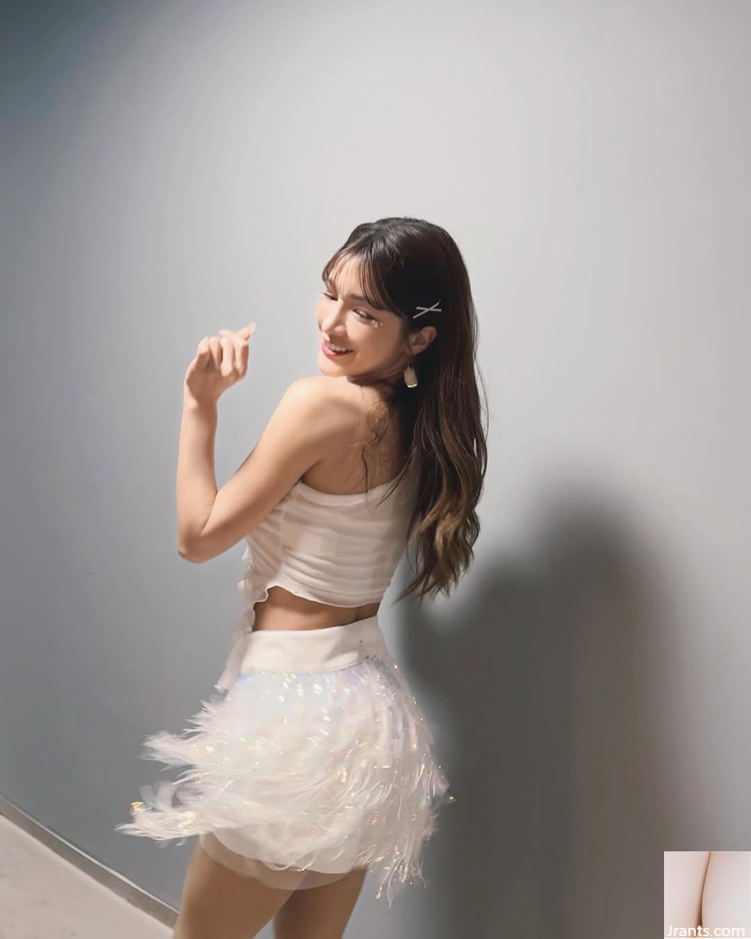 “YING Lin Daiying” có ngoại hình đẹp, làn da trắng và những đường cong nóng bỏng được giấu sâu (29P) - Ảnh 4