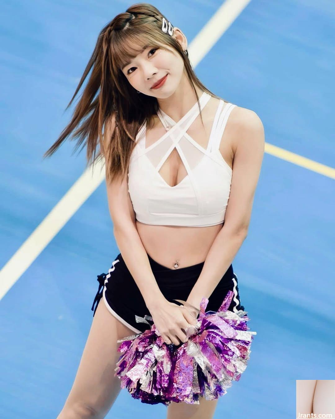 “Ruisi” đầy đặn với khuôn mặt ngọt ngào + thân hình nóng bỏng và săn chắc (25P) - Ảnh 4