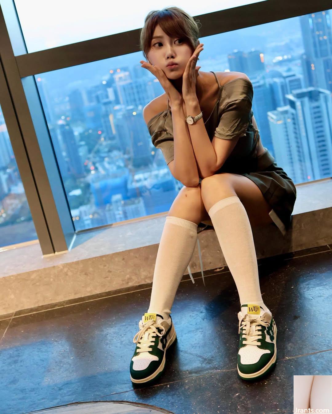 Cô gái bên cạnh “Bean Ge” chứa đầy những vòng cung cơ thể gợi cảm (29p) - Ảnh 18