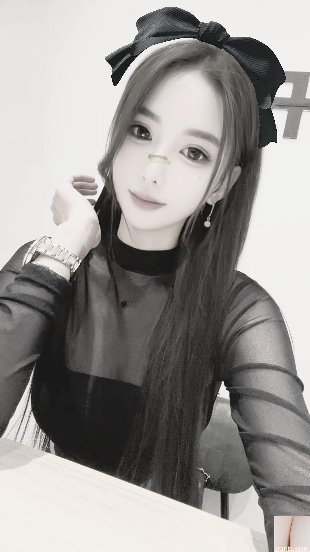 Bộ ngực nở nang của “Cai Mitch” hơi lộ ra và đường cong vô cùng quyến rũ (39P) - Ảnh 23