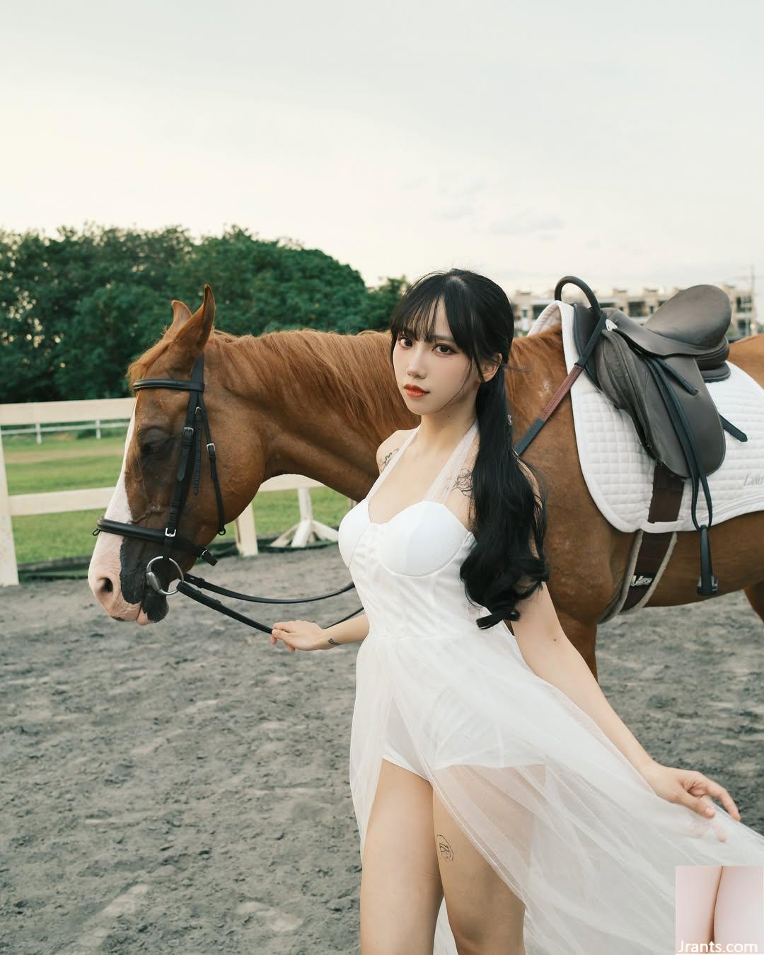 Khí chất thanh tao bất khả chiến bại của “Taotao” khí chất dâm đãng không ngừng quyến rũ, túi ngực trắng nõn và mềm mại đầy đặn (40P) - Ảnh 6