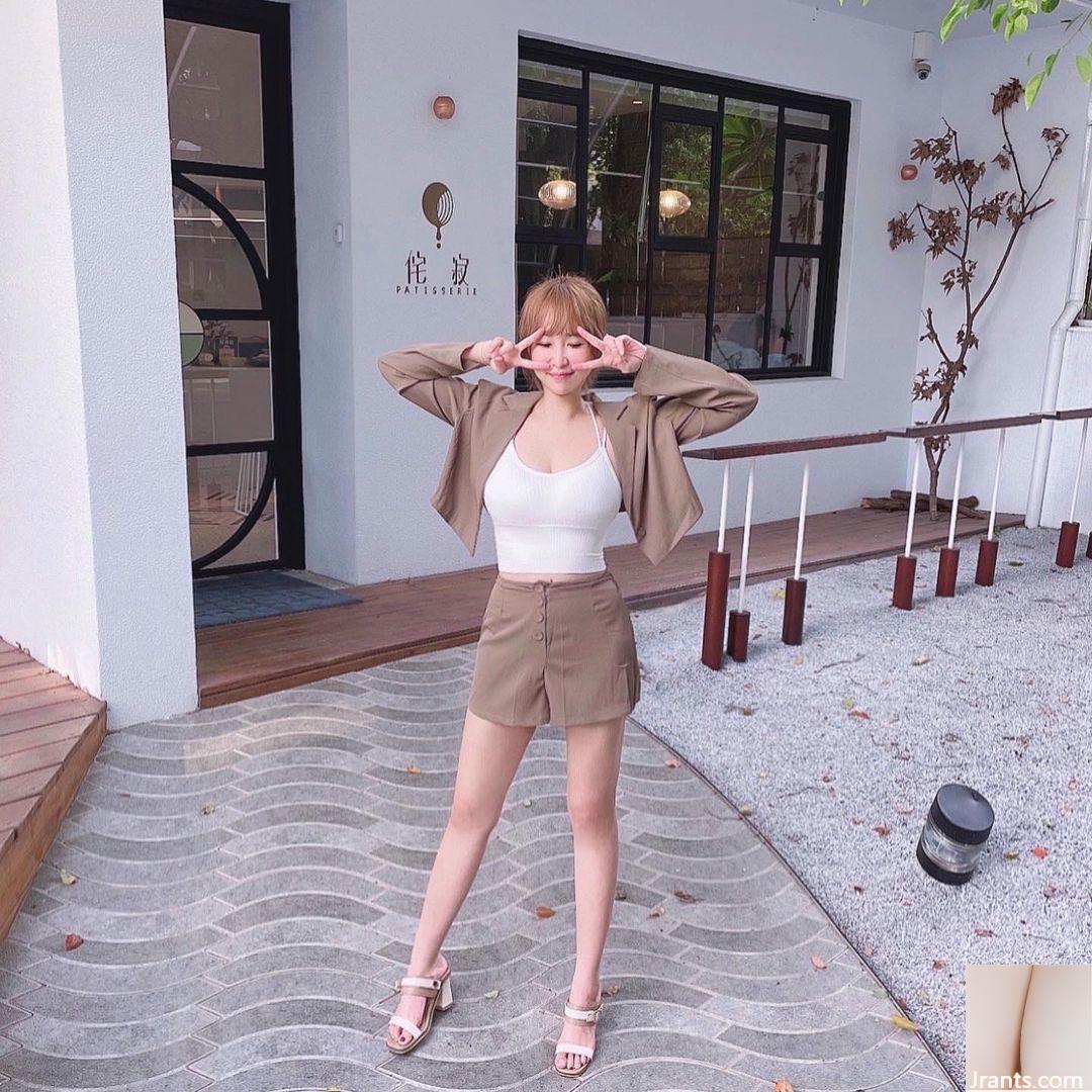 Góc nhìn xuất thần với làn da trắng ngần không thể chịu nổi bộ váy gợi cảm, quyến rũ của “Good Girl” I(35P) - Ảnh 14