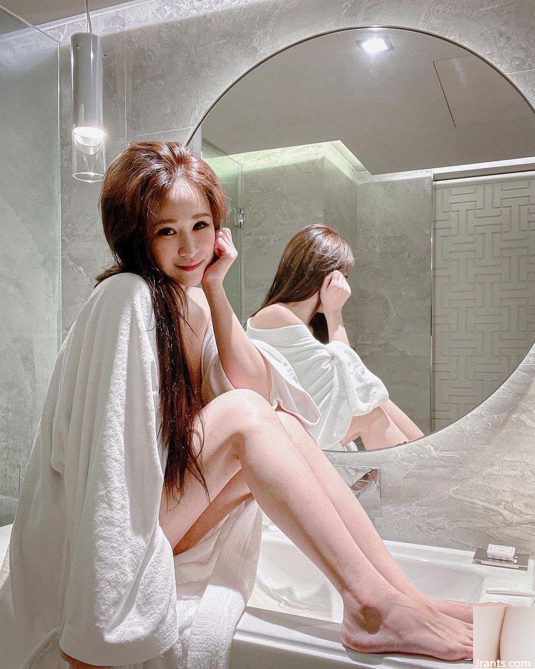 Góc nhìn xuất thần với làn da trắng ngần không thể chịu nổi bộ váy gợi cảm, quyến rũ của “Good Girl” I(35P) - Ảnh 33