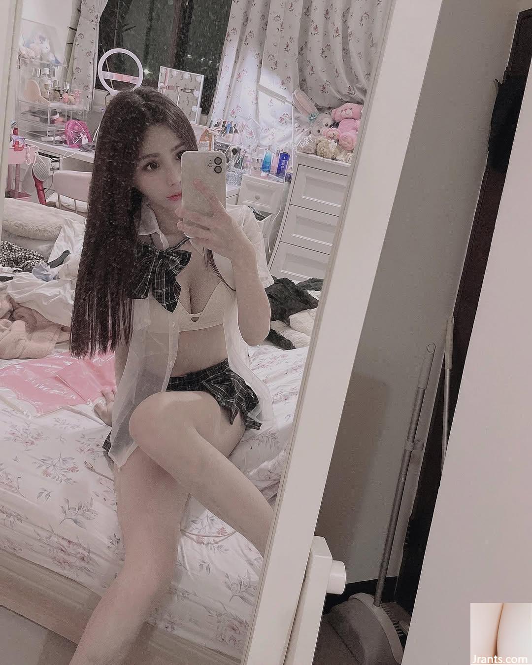 Góc nghiêng cực kỳ quyến rũ của “Zhu Zhu” với thân hình nóng bỏng (39P)