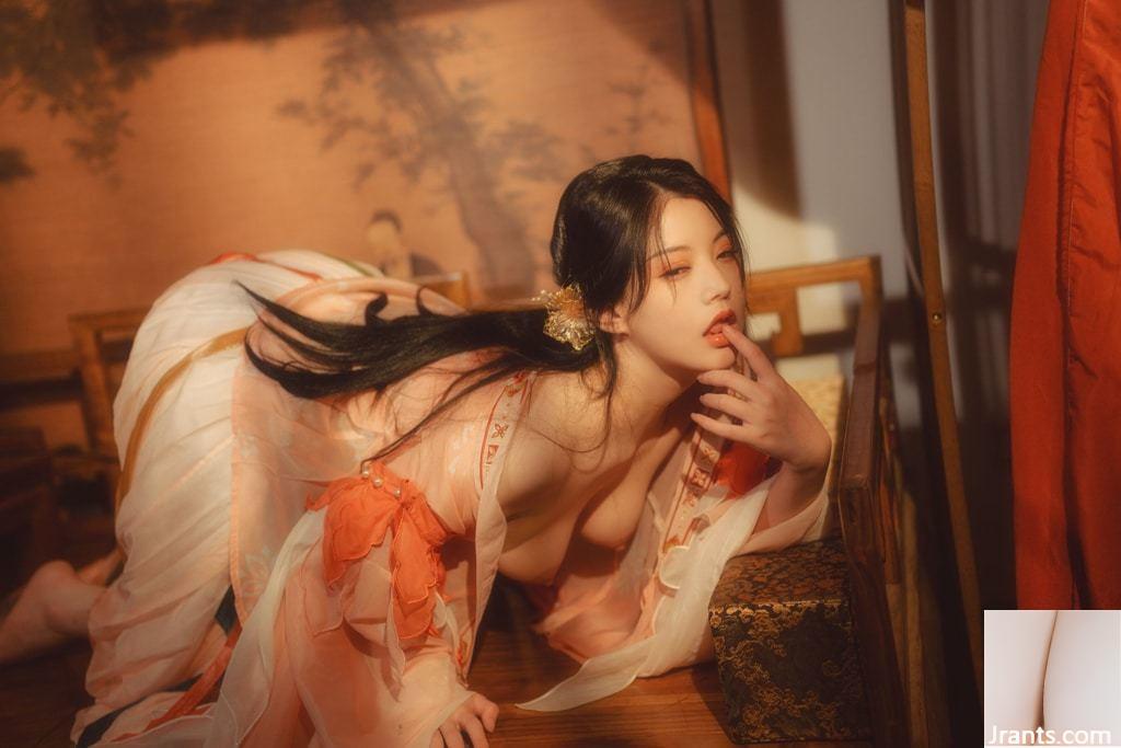 Tắm vẻ đẹp cổ điển ngực lớn - Ảnh 15