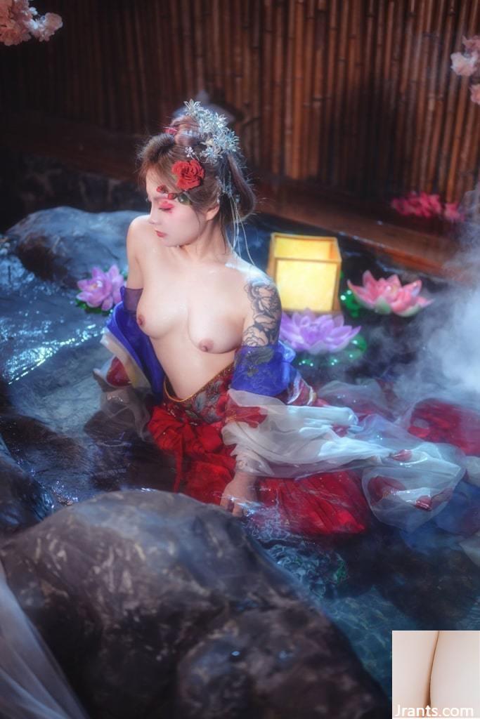 Tắm vẻ đẹp cổ điển ngực lớn - Ảnh 2