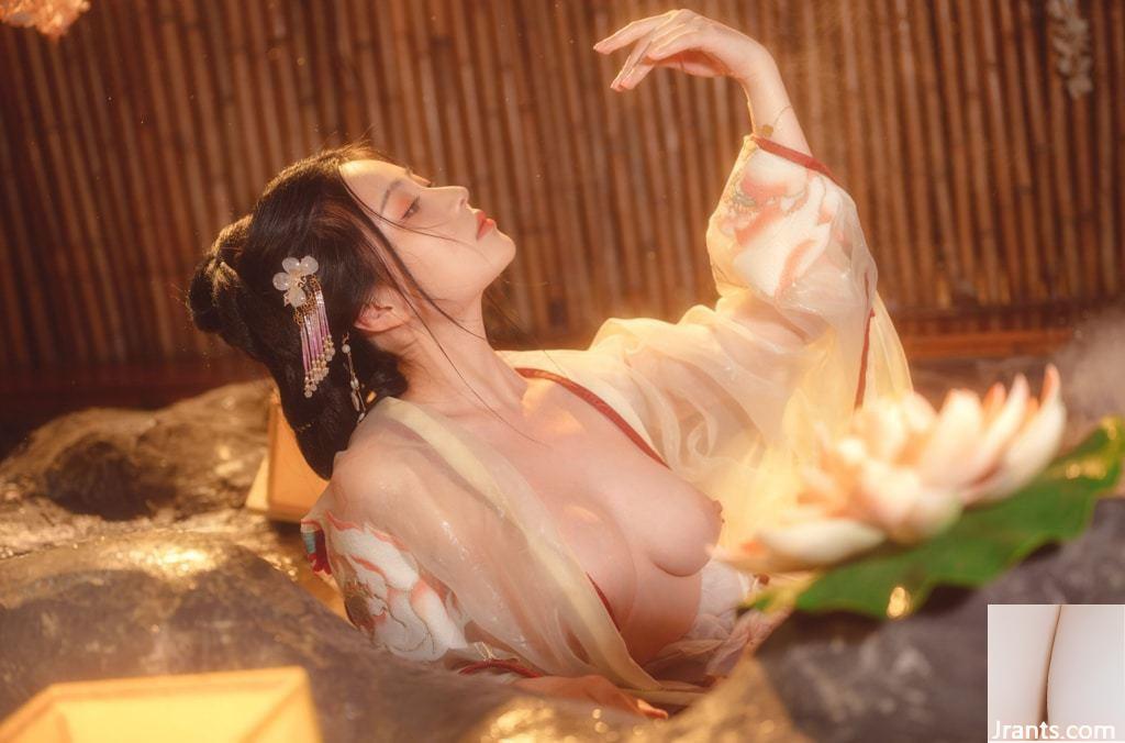 Tắm vẻ đẹp cổ điển ngực lớn - Ảnh 7