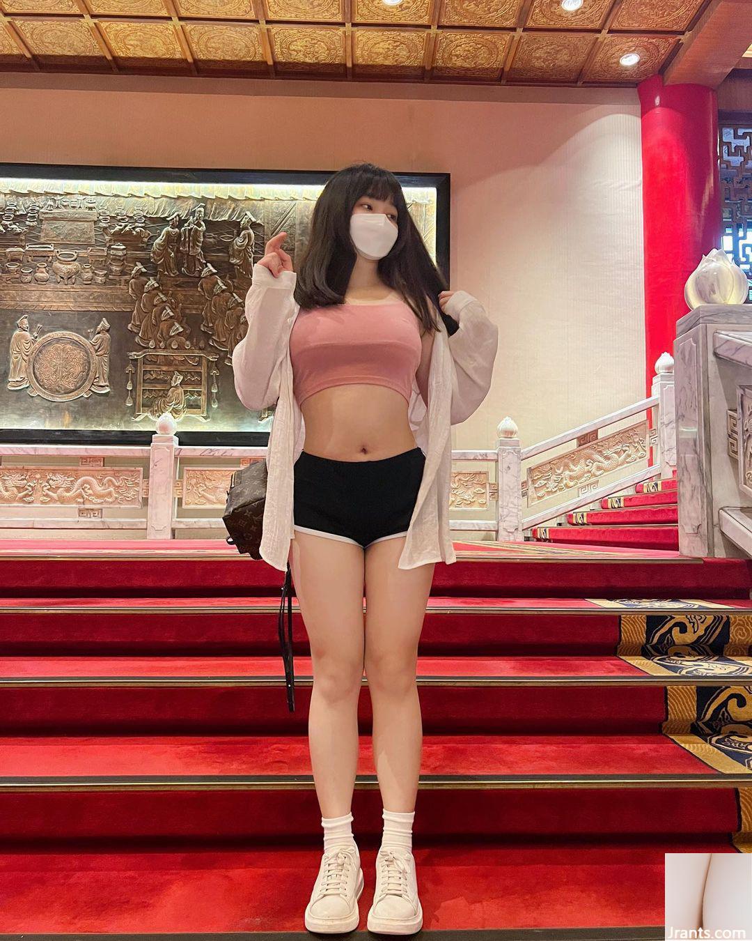 Vòng một kiêu hãnh “mini Han” khoe bikini nóng bỏng bị rò rỉ (29P) - Ảnh 22