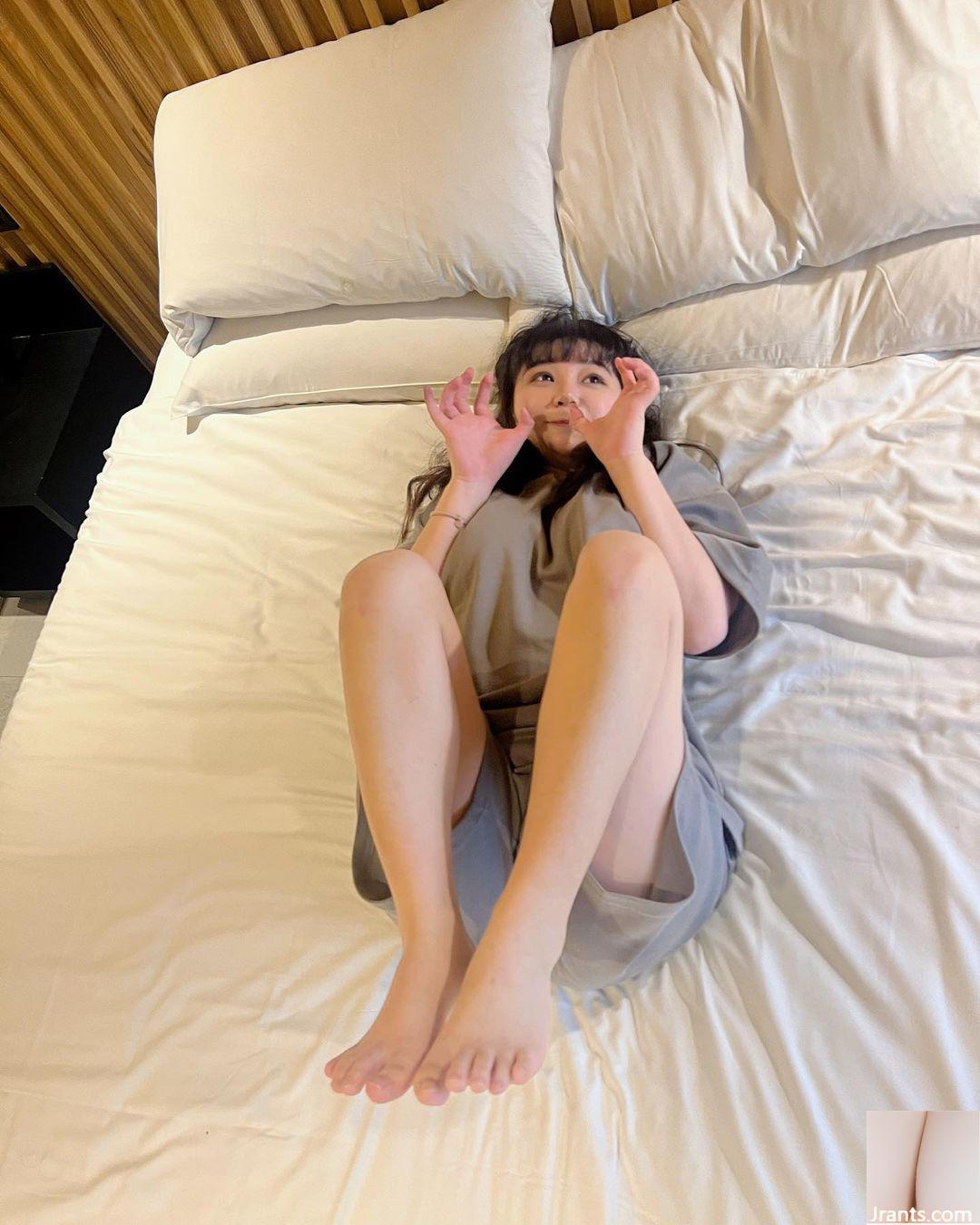 Vòng một kiêu hãnh “mini Han” khoe bikini nóng bỏng bị rò rỉ (29P) - Ảnh 3