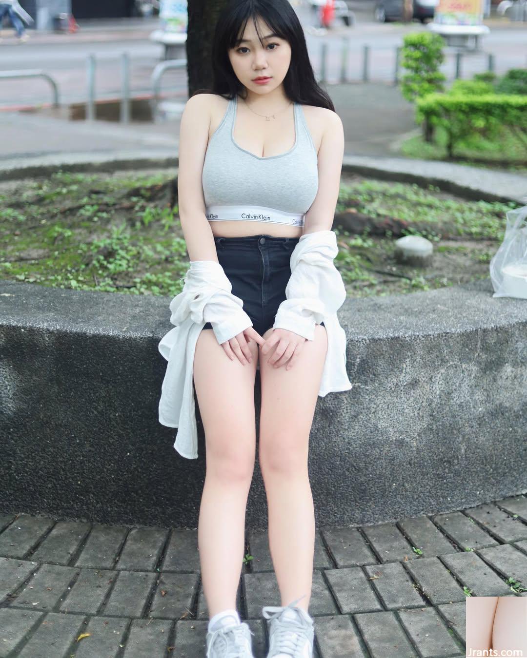 Vòng một kiêu hãnh “mini Han” khoe bikini nóng bỏng bị rò rỉ (29P) - Ảnh 5