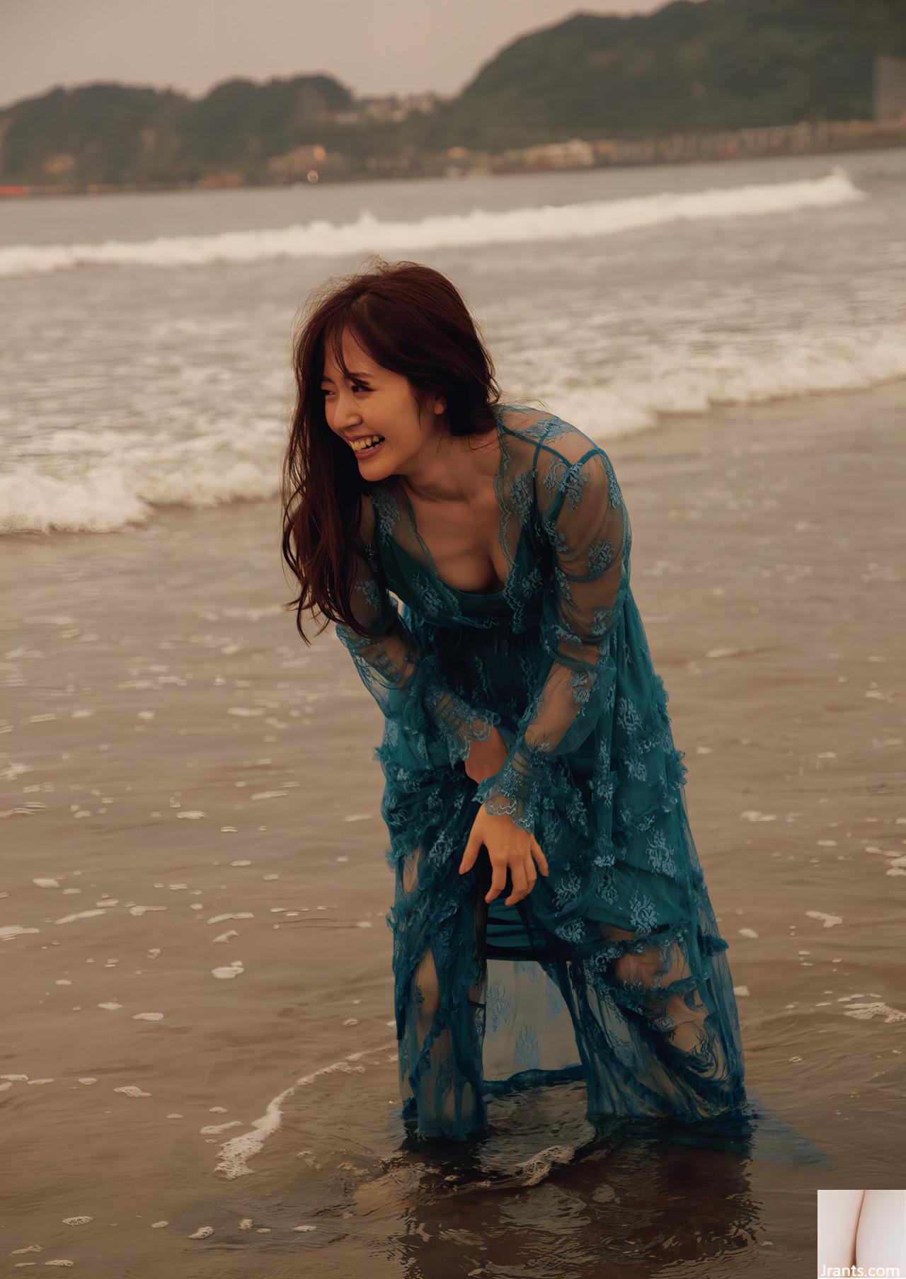 (Suzuki Airi) Bộ ngực gợi cảm, đôi chân thon và nụ cười ngọt ngào quyến rũ (41P) - Ảnh 40