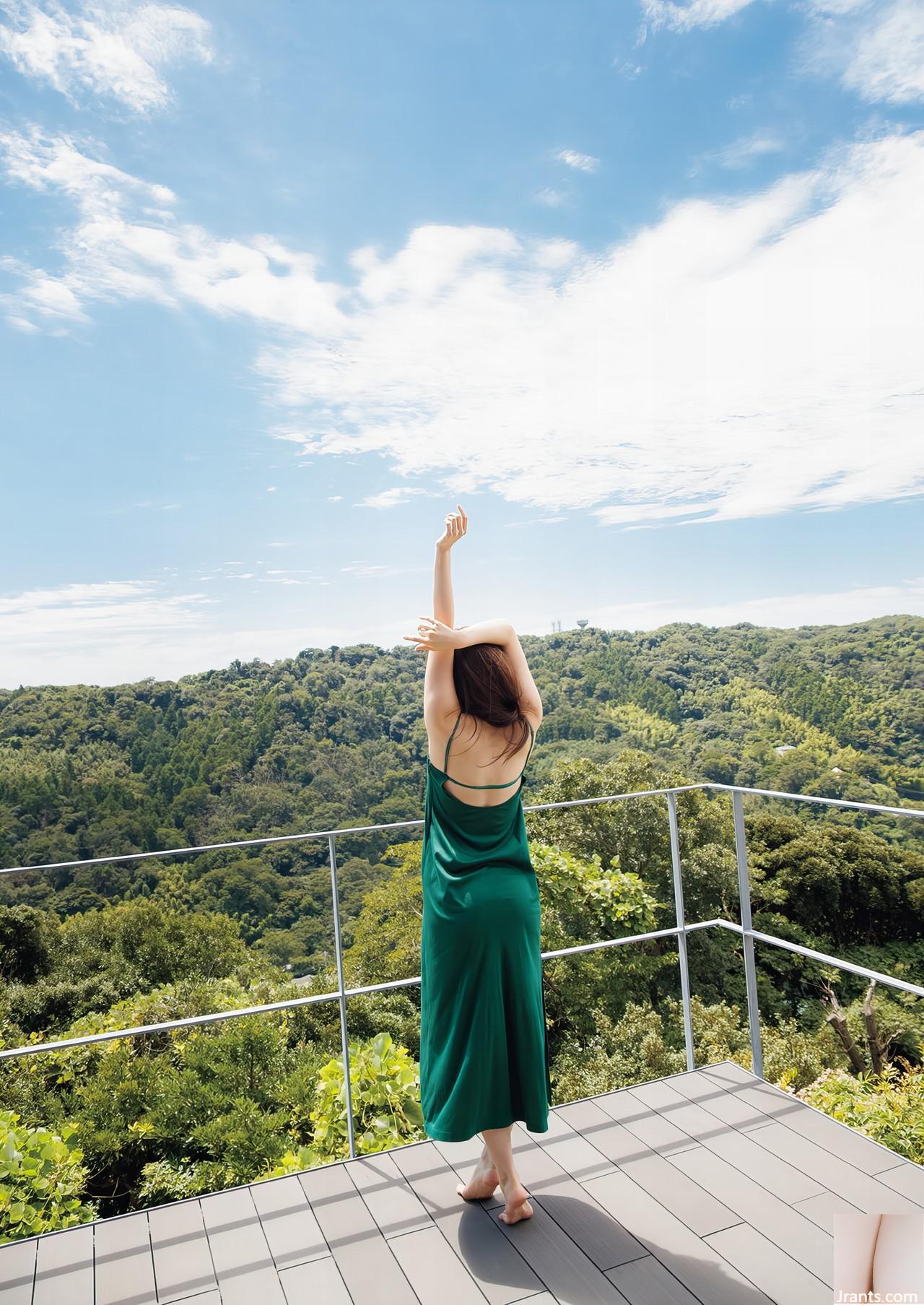 (Suzuki Airi) Bộ ngực gợi cảm, đôi chân thon và nụ cười ngọt ngào quyến rũ (41P) - Ảnh 5