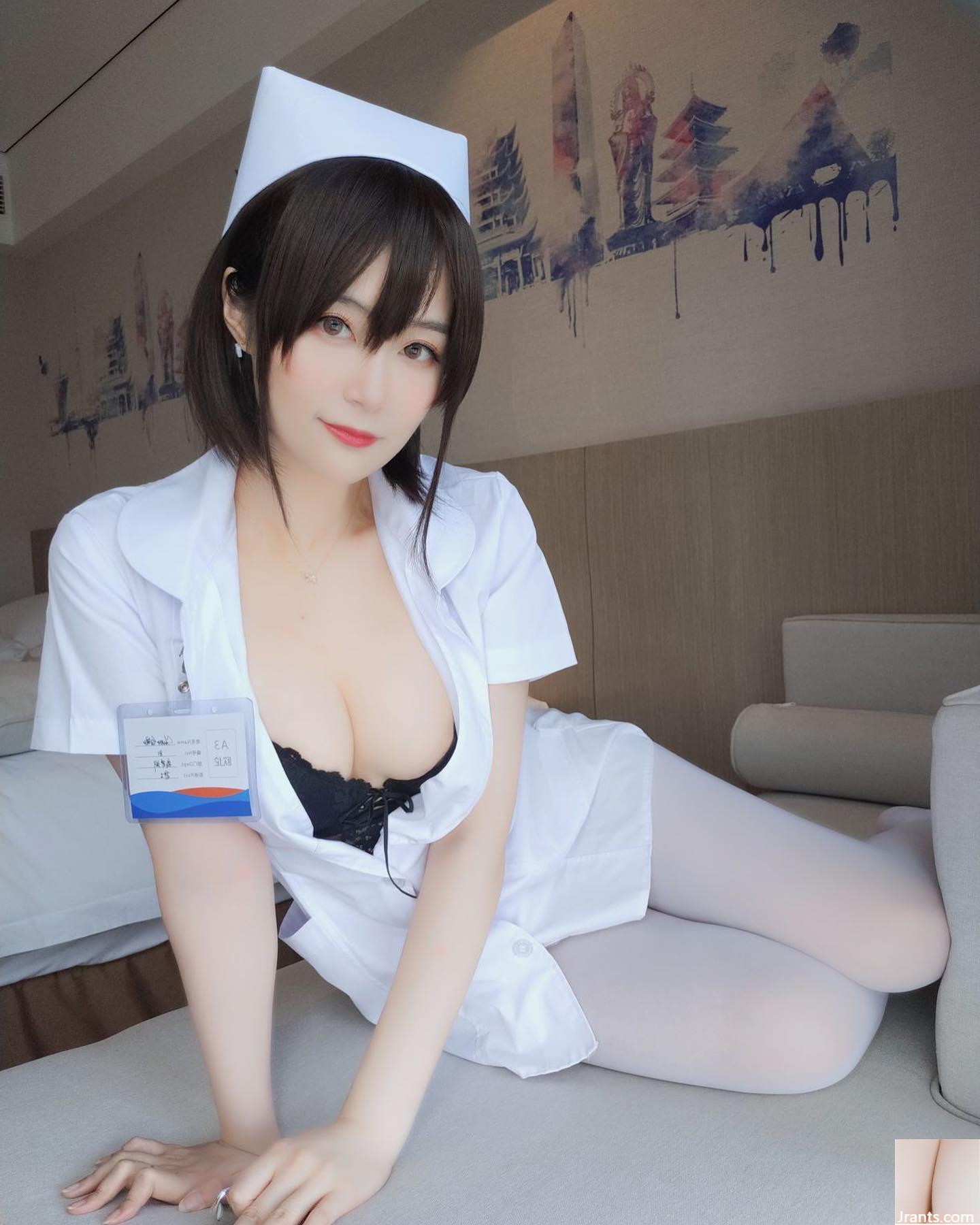 “Silver 81” Đường Bái có gương mặt ngọt ngào quá xinh đẹp và hút mắt (28P) - Ảnh 12