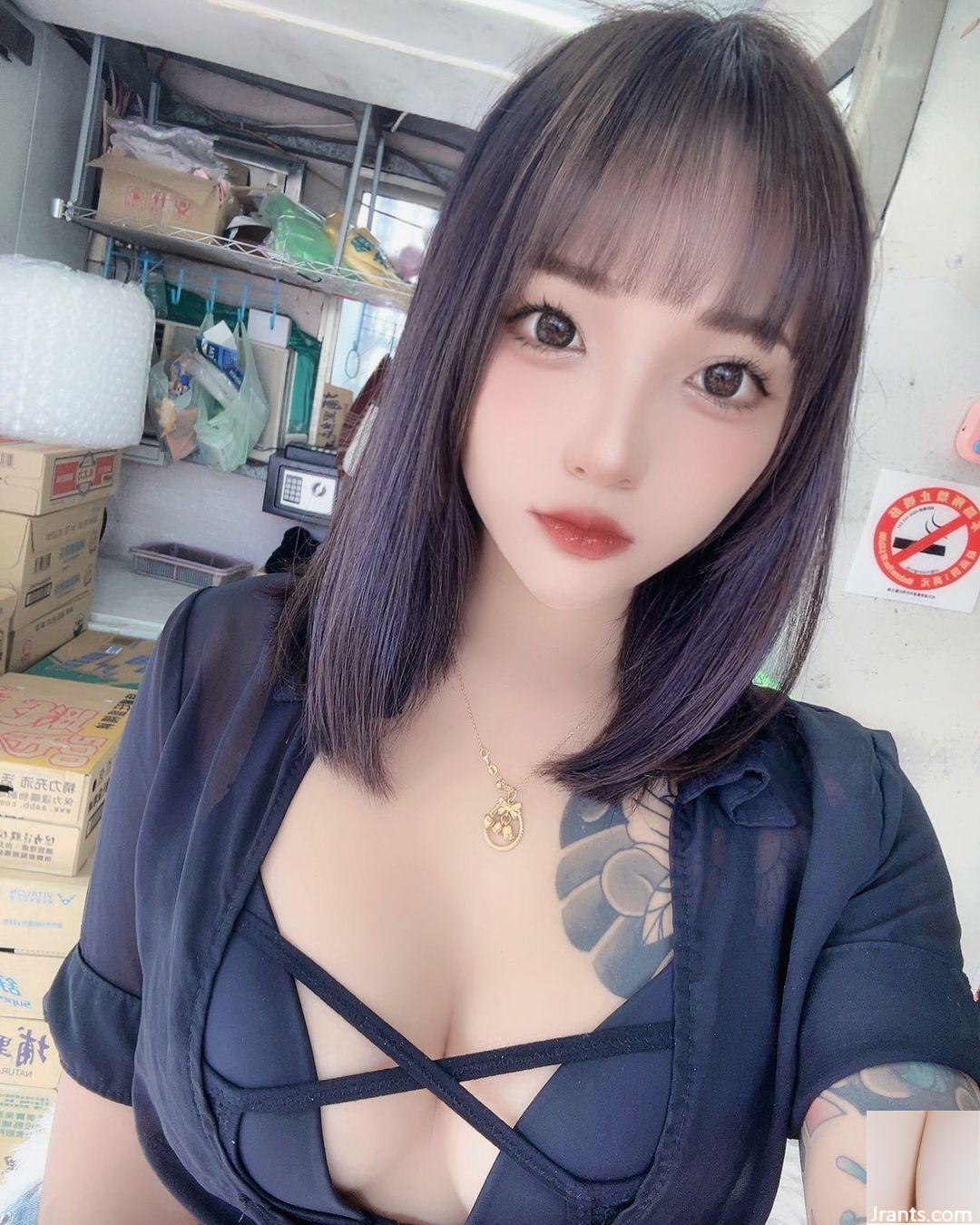 Màn khoe thân nóng bỏng và quyến rũ quá điên cuồng (43P) - Ảnh 26