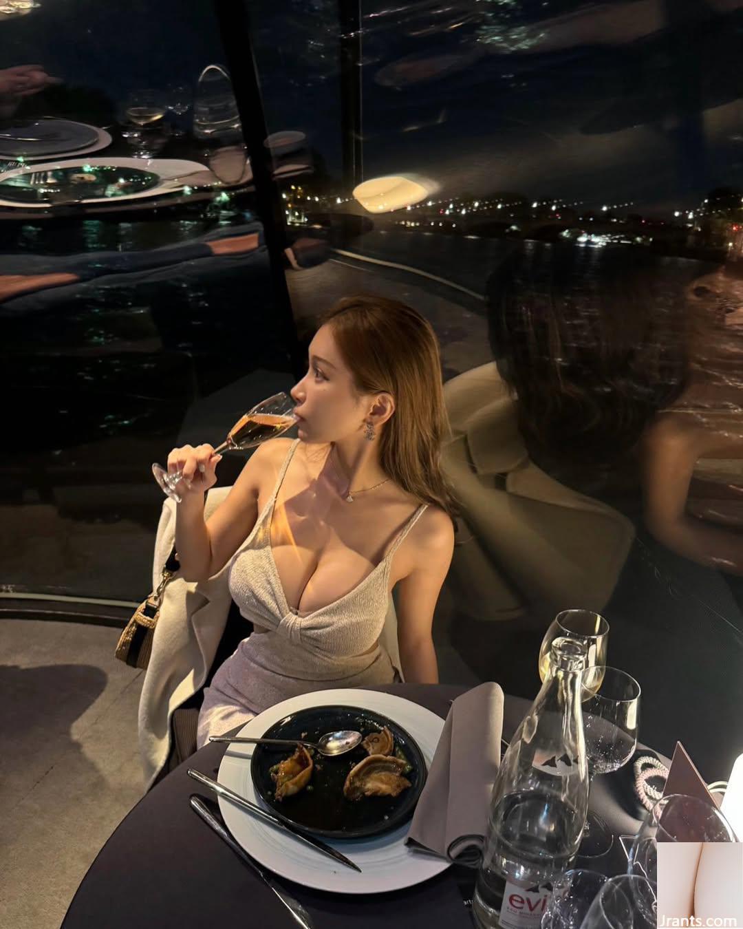 Vòng một gợn sóng và vòng eo săn chắc của cô gái ngực thanh lịch “NaNa Nanami” quá gợi cảm (43P) - Ảnh 21