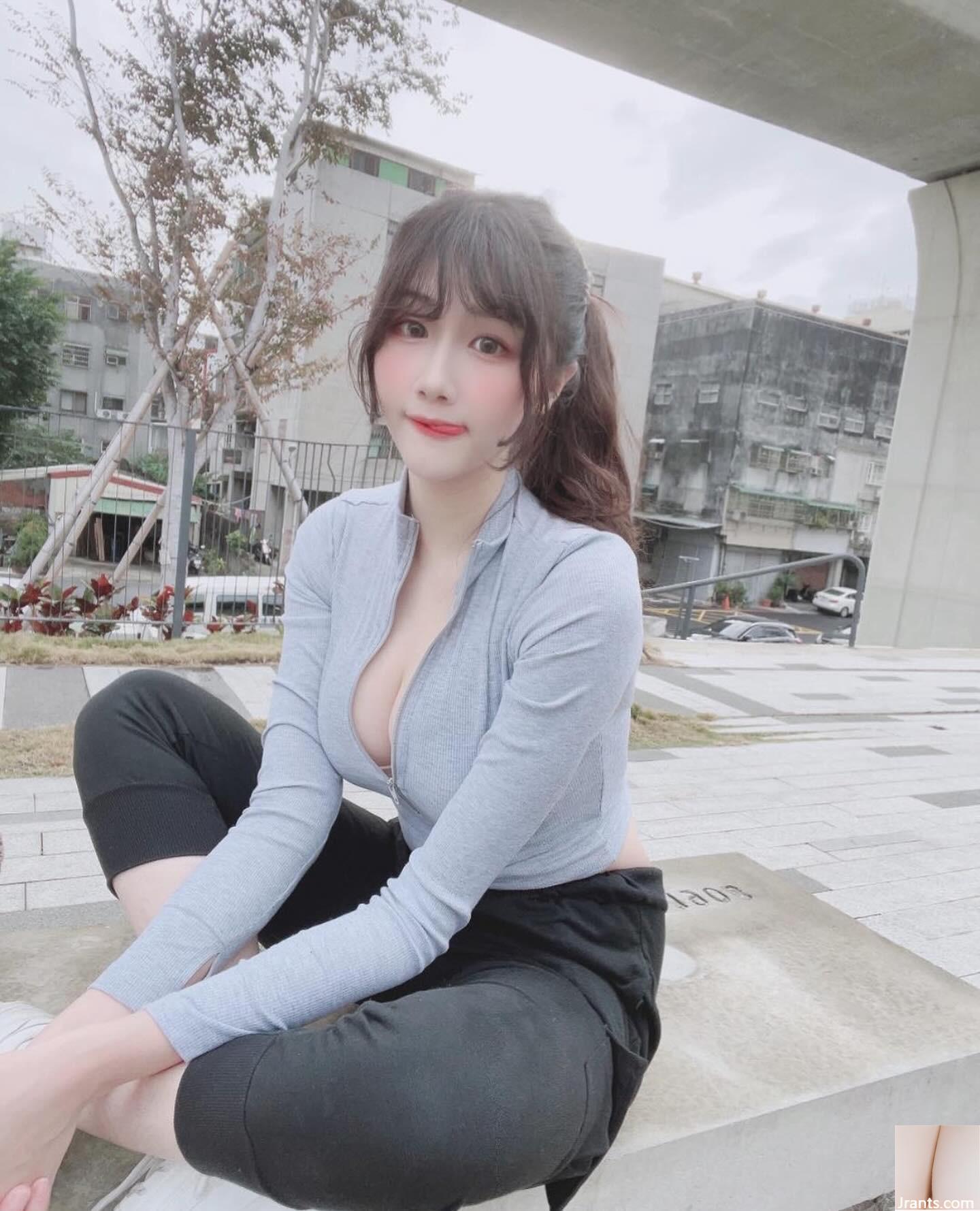 Pengpeng với vẻ ngoài thuần khiết và thân hình nóng bỏng (11P) - Ảnh 2