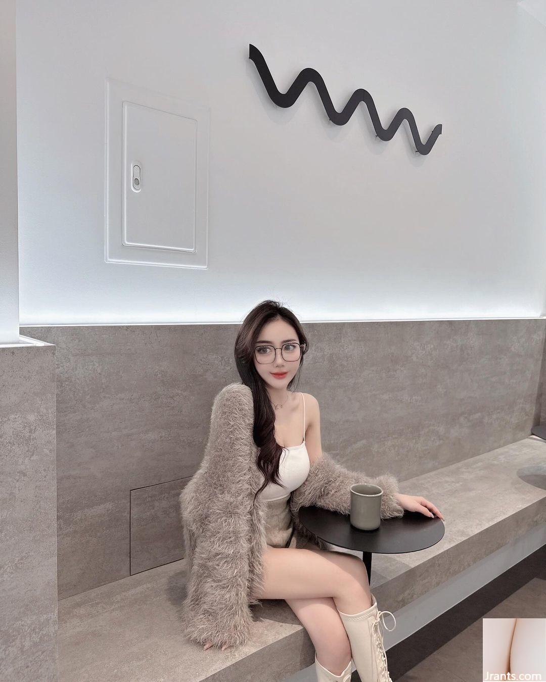 Vòng eo hoàn hảo của “Qianrong” với bộ ngực khủng và đẹp khiến người ta mê ngay lập tức (33P) - Ảnh 33