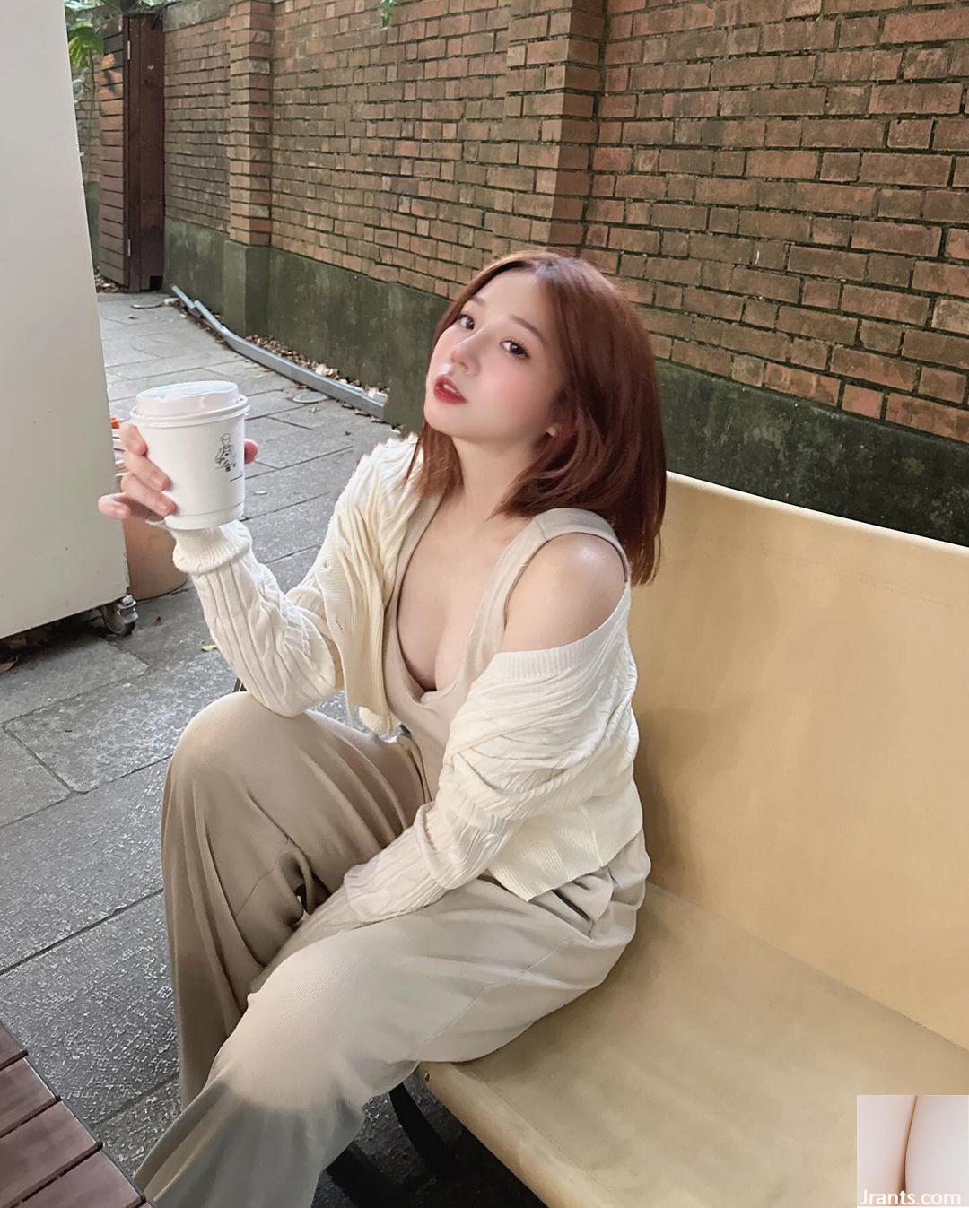 Những đường cong quyến rũ đến mức “Nian Niannian” có bộ ngực đẹp trắng trẻo và những đường cong gợi cảm nóng bỏng và quyến rũ (32P) - Ảnh 14