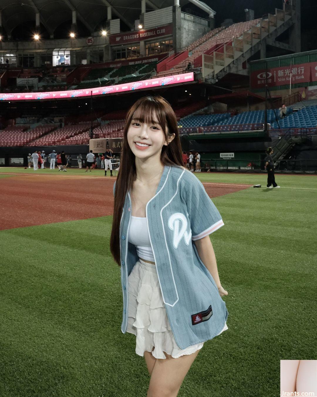 Người hâm mộ của phù thủy nhỏ “Jingjing” khen ngợi cô quá xinh đẹp, thanh lịch và nóng bỏng (28P) - Ảnh 21