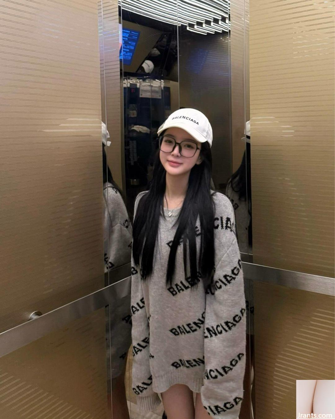 “Xuanxuan” ngọt ngào và gợi cảm với đường cong cơ thể rõ ràng (24P) - Ảnh 21