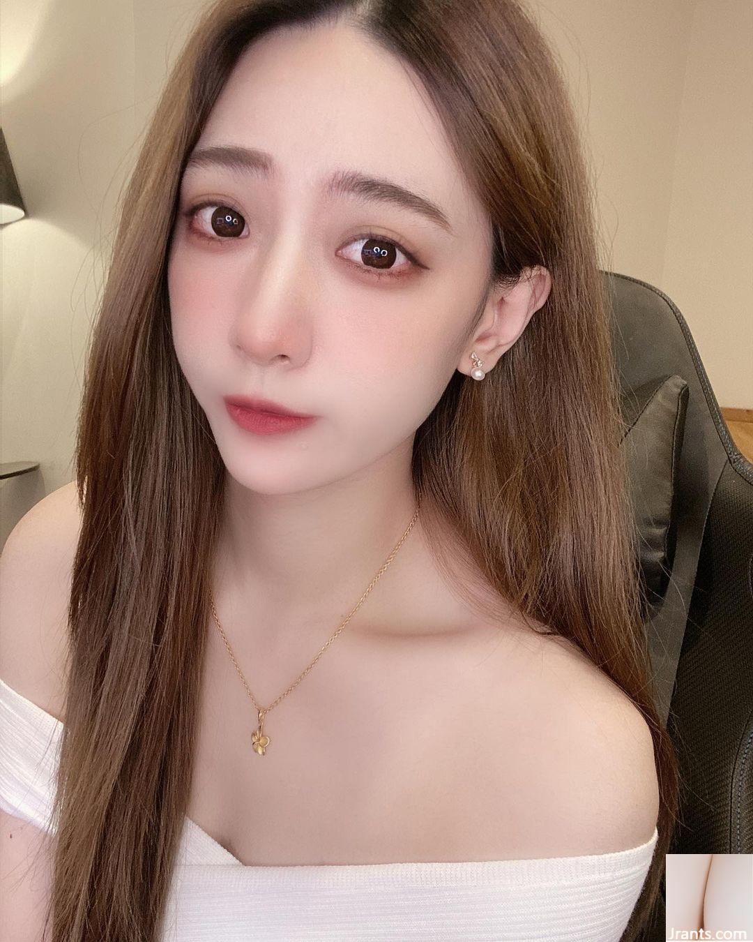 Cô gái ngực bự “Waiwai” có bộ ngực thấp và đầy cám dỗ, thực sự hoàn hảo (37P